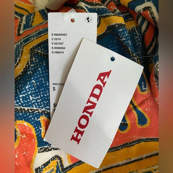 NWT Urban Outfitters Honda Graphic tee - Picture 4 of 4